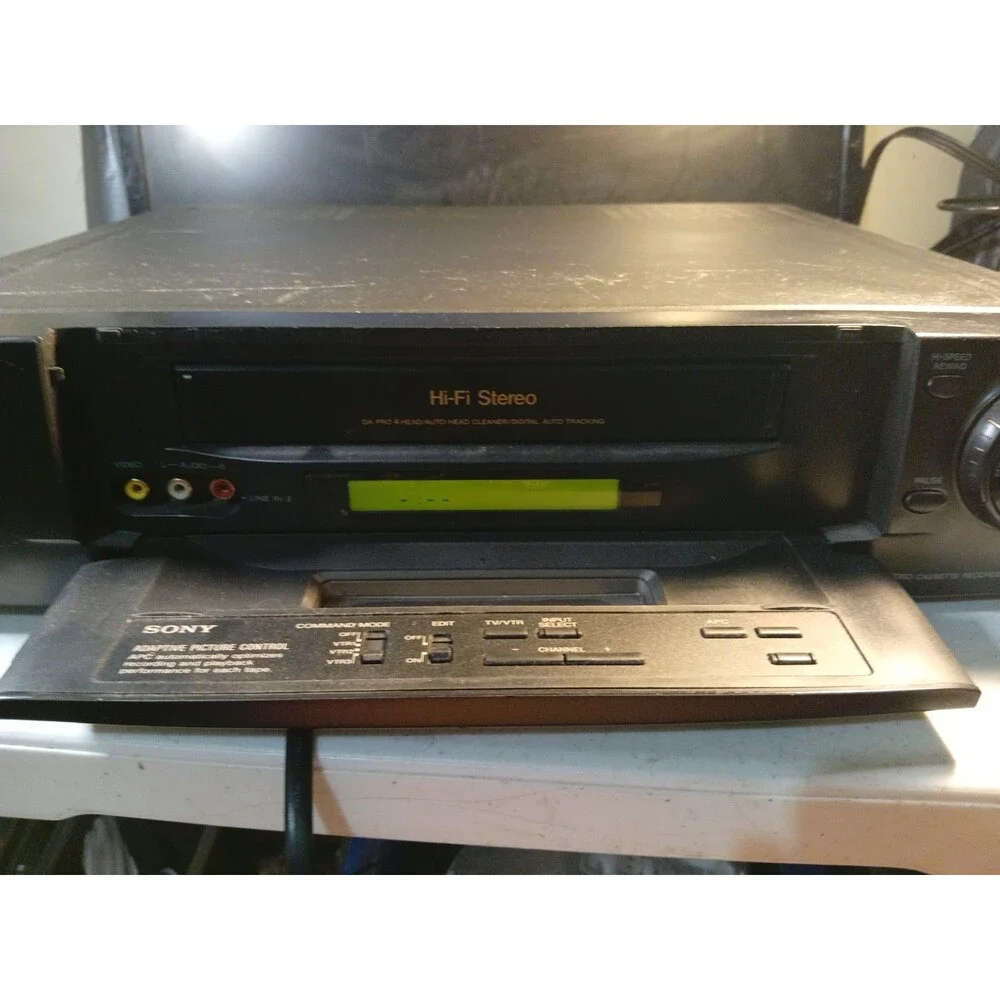 Sony SLV-920HF Hi-Fi Stereo 4-Head VCR. For Parts Or Repair.
